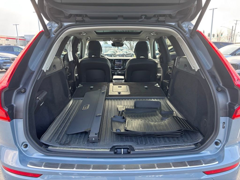 Certified 2023 Volvo XC60 B5 Plus w/ Climate Package image 28