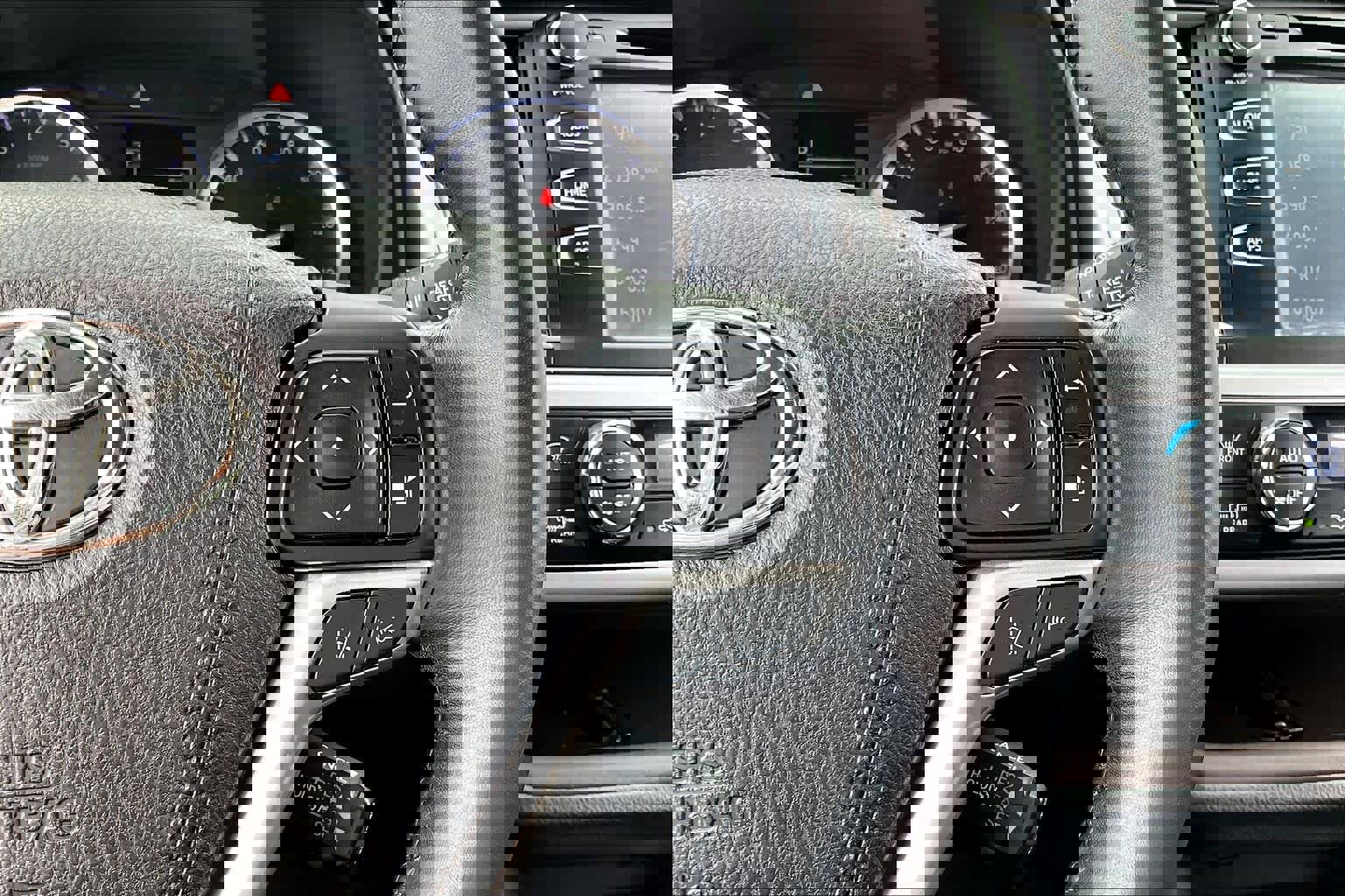 Used 2017 Toyota Highlander XLE image 22