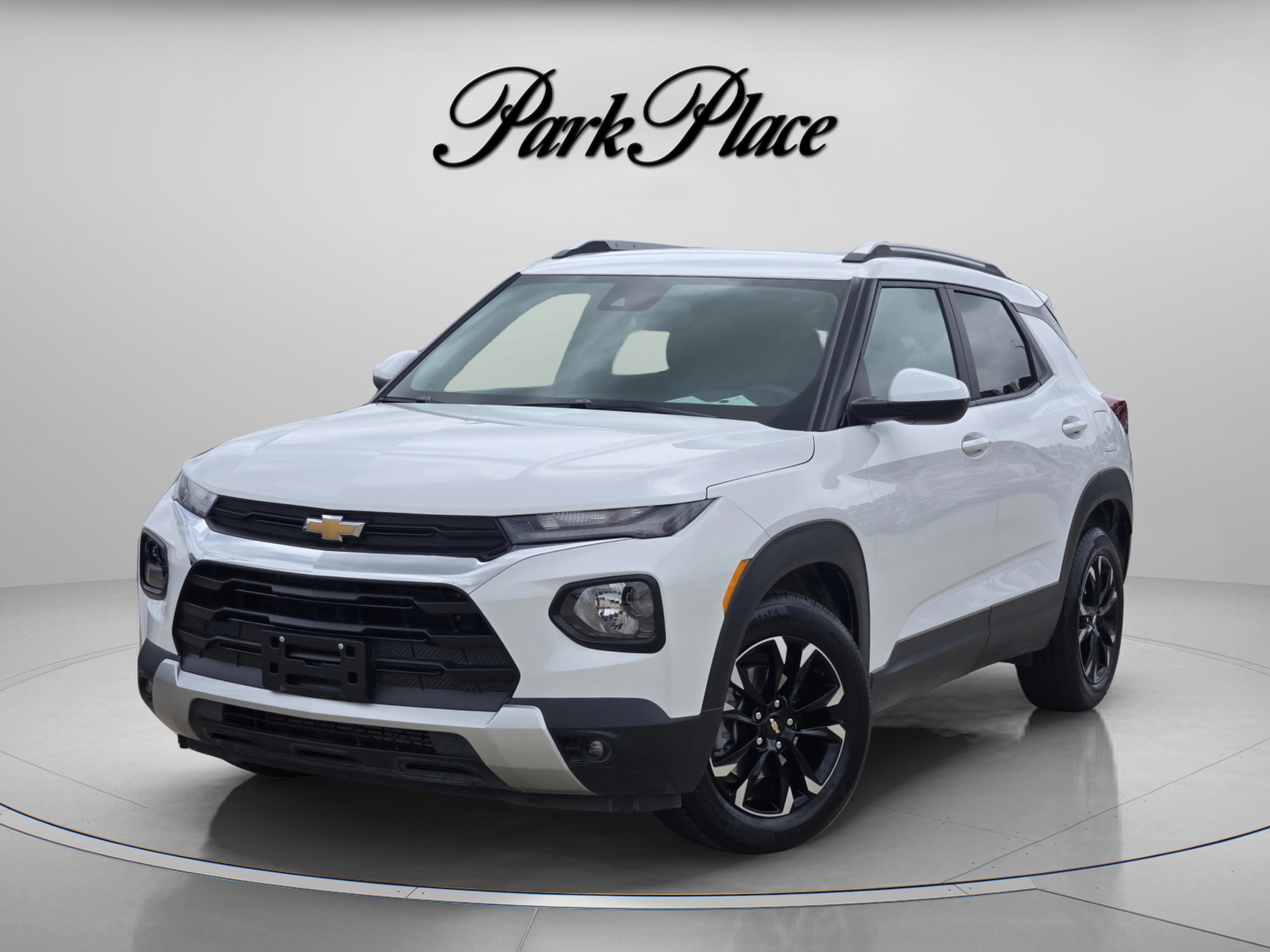 Used 2023 Chevrolet TrailBlazer LT FWD image 1