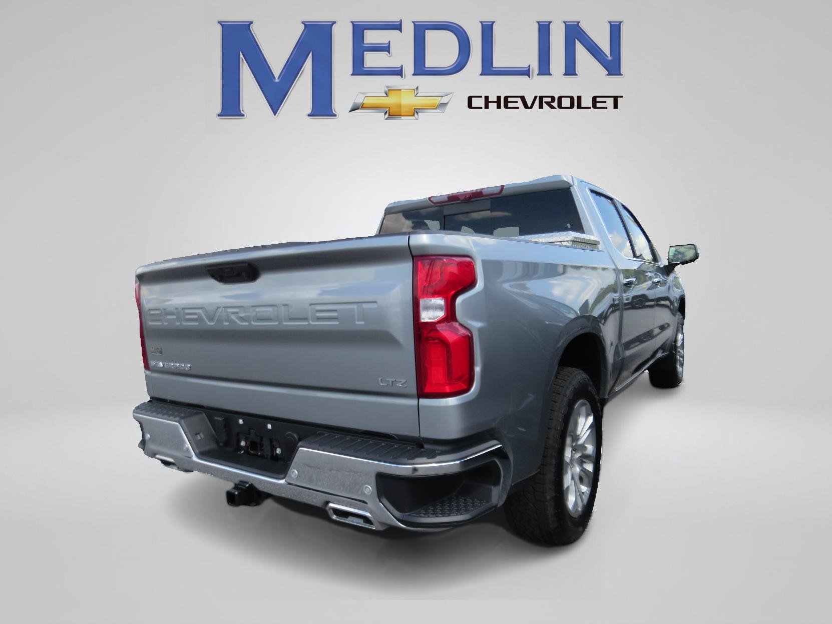 Used 2025 Chevrolet Silverado 1500 LTZ w/ Technology Package AWD/4WD image 6