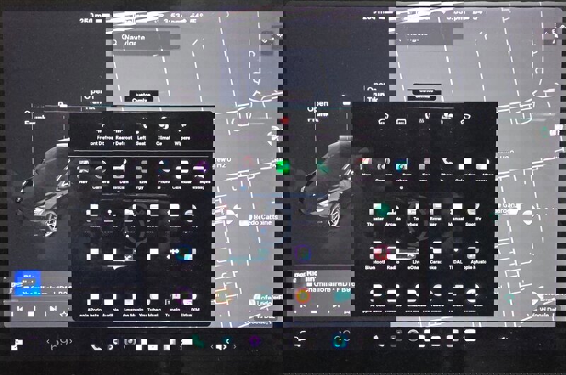 Used 2018 Tesla Model 3 Long Range image 16