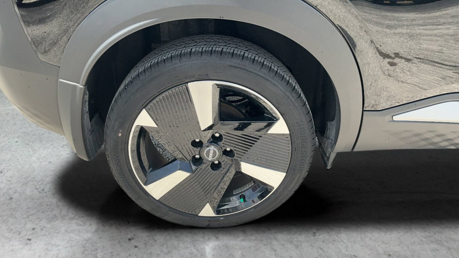 Certified 2025 Nissan Kicks SR FWD image 44