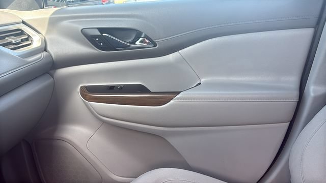 Used 2019 GMC Acadia SLE w/ LPO, Floor Liner Package FWD image 23