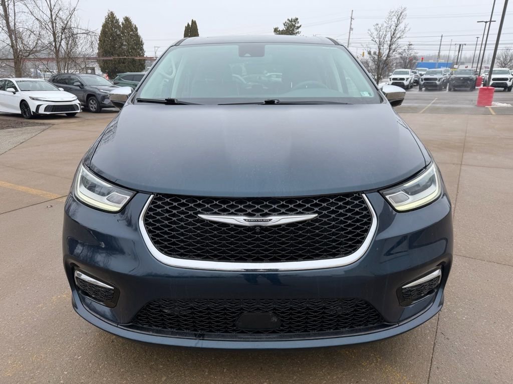 Used 2023 Chrysler Pacifica Limited image 7
