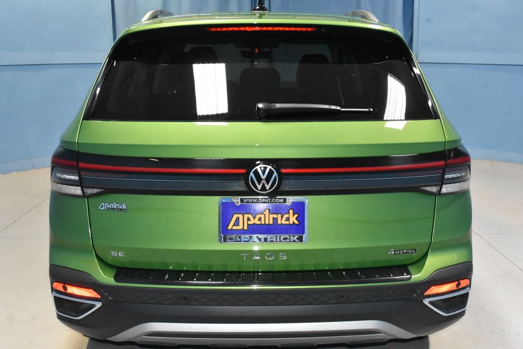 Certified 2025 Volkswagen Taos SE w/ Panoramic Sunroof Package AWD/4WD image 24
