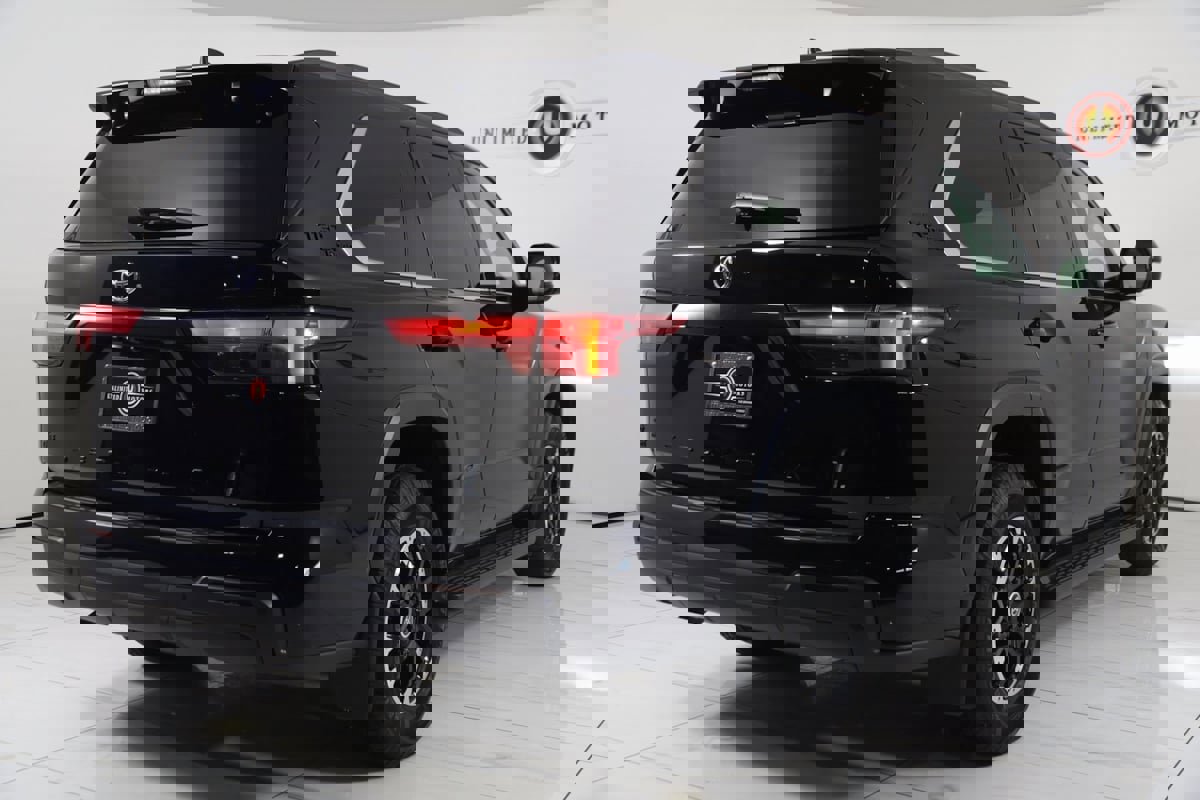 Used 2024 Toyota Sequoia Limited image 3