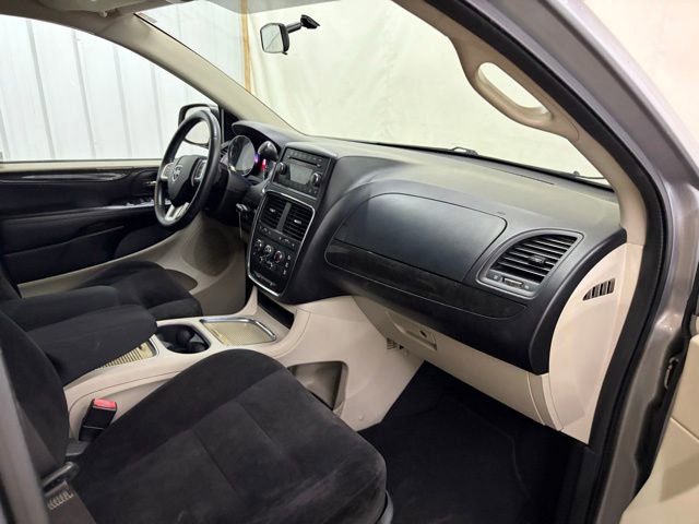 Used 2014 Dodge Grand Caravan SXT w/ Rear Park Assist Package FWD image 24