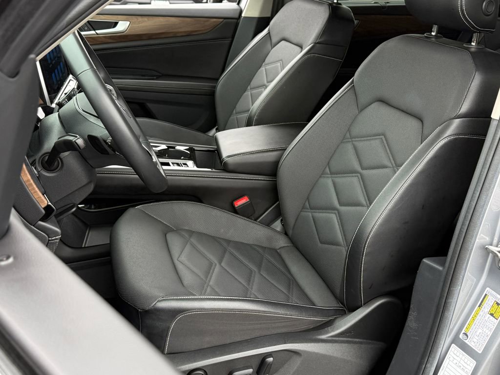 Used 2024 Volkswagen Atlas SE image 24