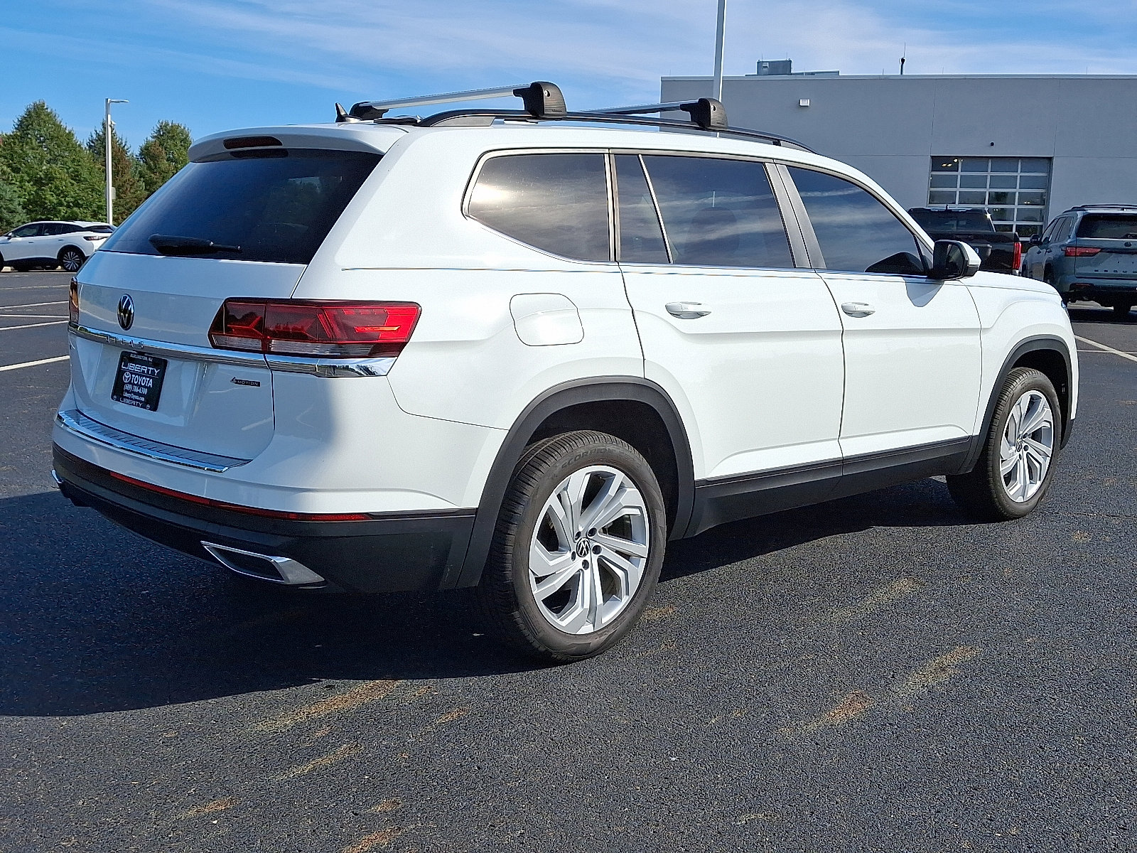 Used 2023 Volkswagen Atlas SE w/ Panoramic Sunroof Package image 6