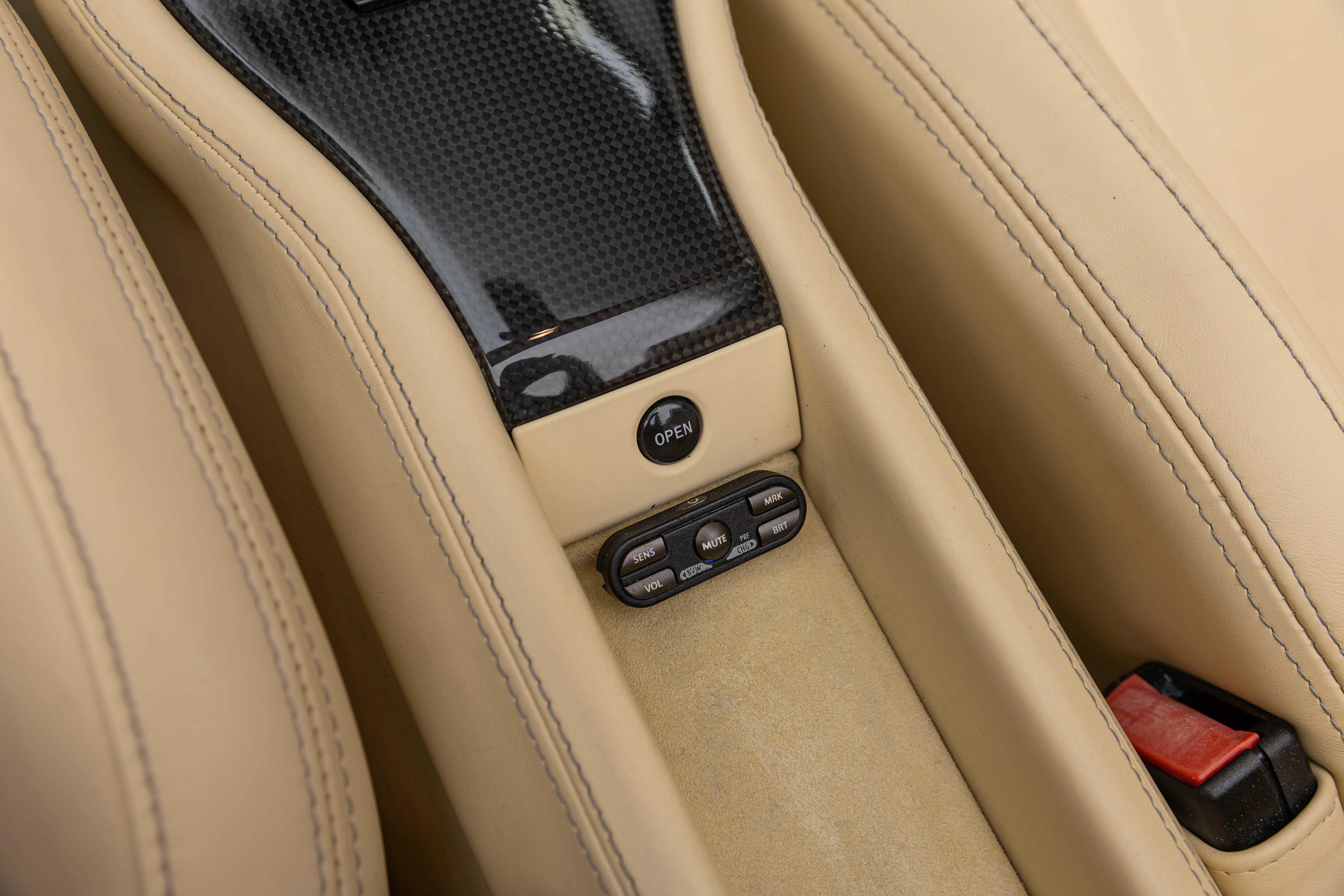 Certified 2013 Ferrari 458 Spider RWD image 30