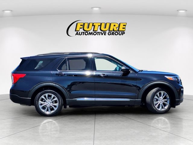 Certified 2021 Ford Explorer XLT w/ Equipment Group 202A AWD/4WD image 3
