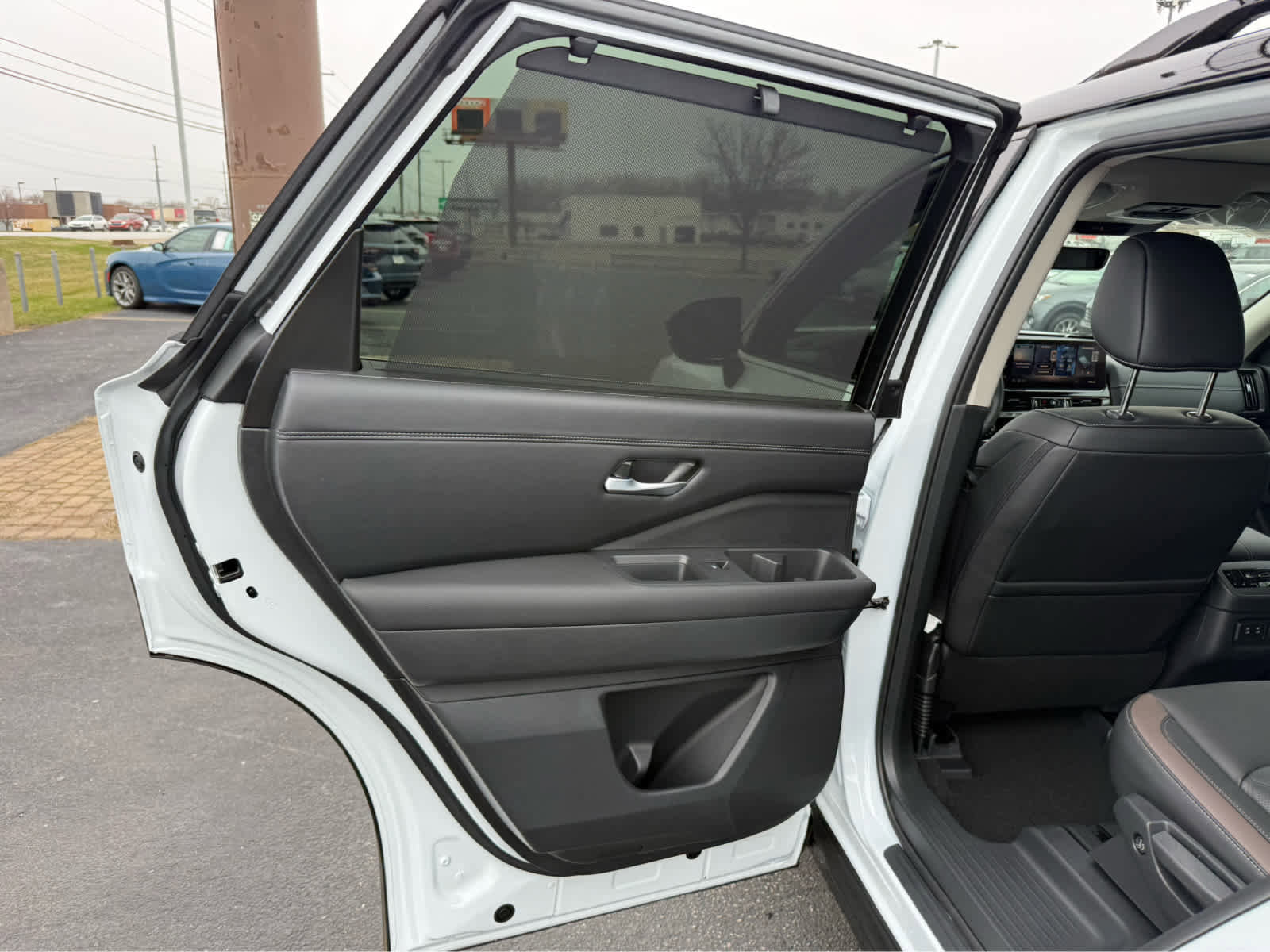 New 2026 Nissan Pathfinder Platinum image 19