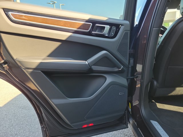 Certified 2023 Porsche Cayenne S Platinum AWD/4WD image 21