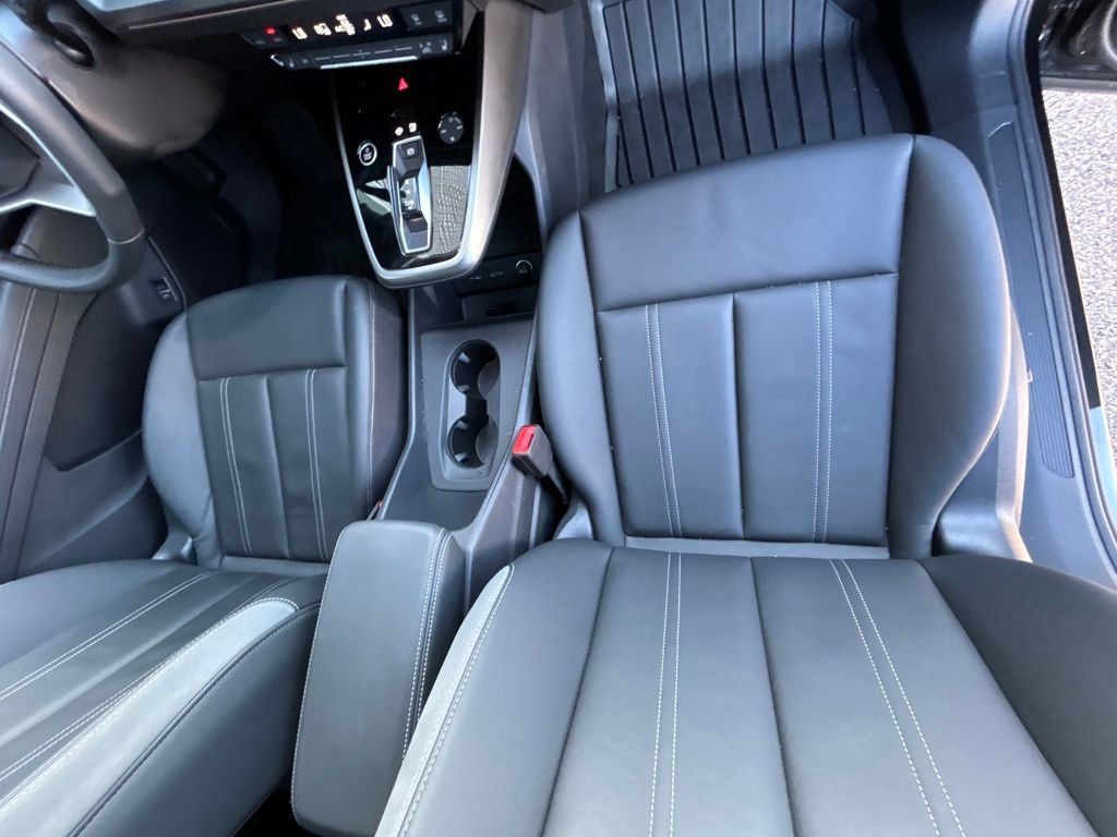 Used 2024 Audi Q4 e-tron Premium w/ Convenience Package image 45