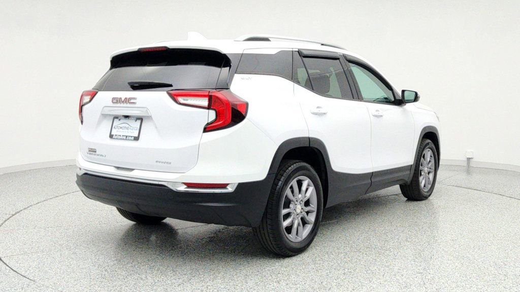 Used 2022 GMC Terrain SLT image 5