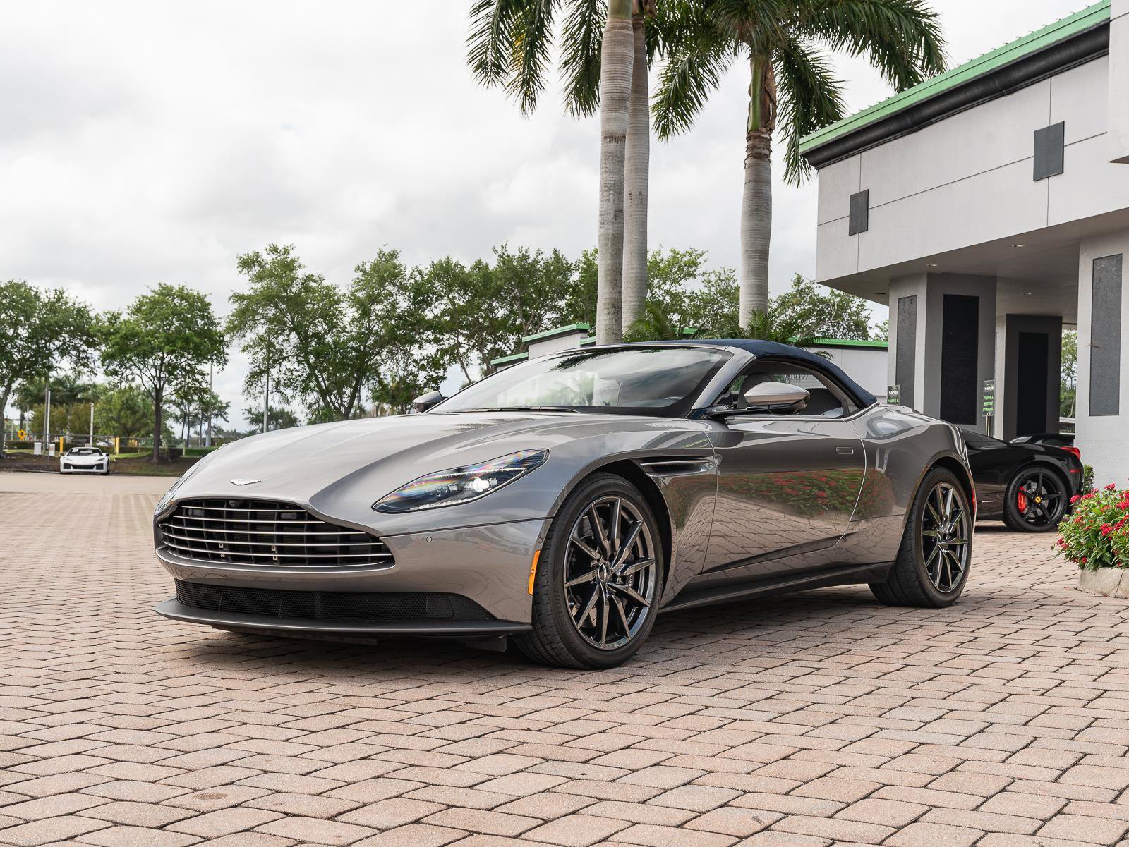 Used 2020 Aston Martin DB11 Volante image 25