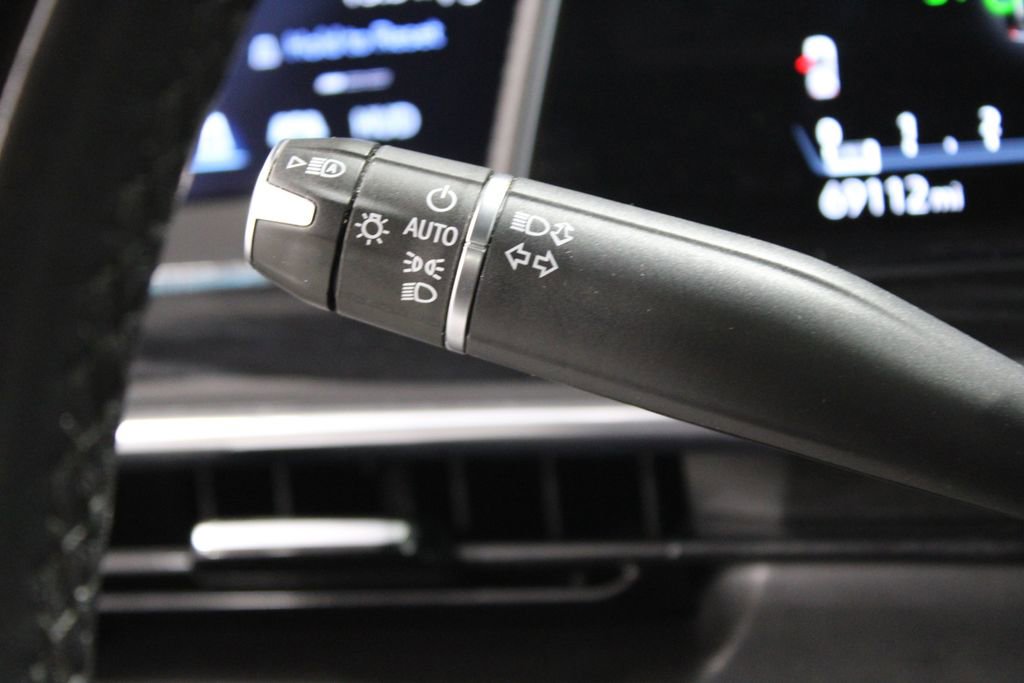 Used 2024 Cadillac Escalade ESV Sport RWD image 40