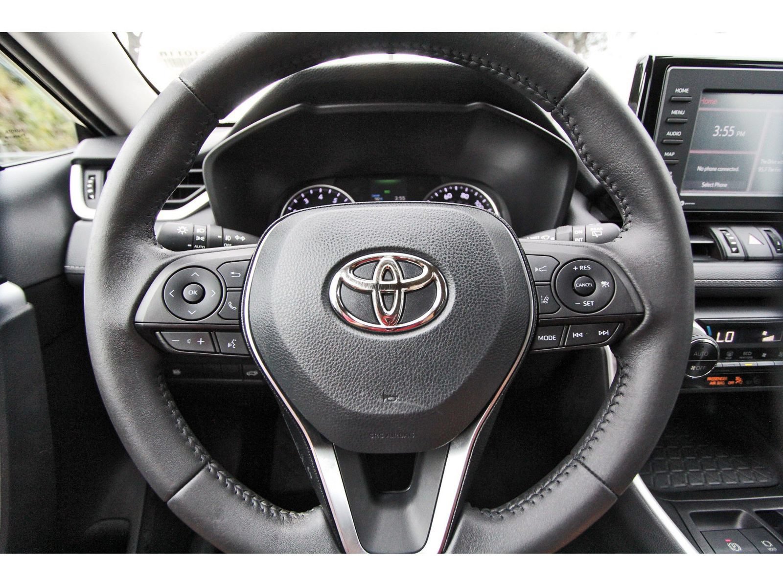 Used 2021 Toyota RAV4 XLE Premium FWD image 13