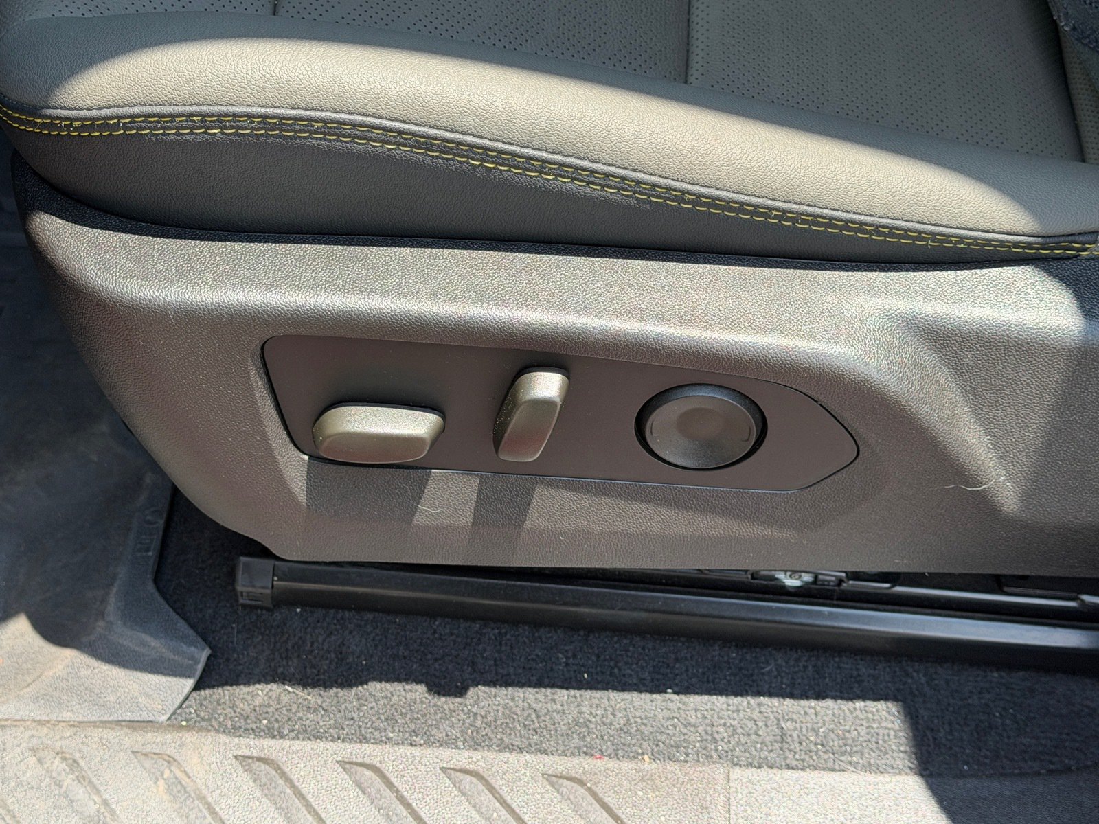Used 2024 Chevrolet Colorado ZR2 w/ ZR2 Convenience Package III AWD/4WD image 17