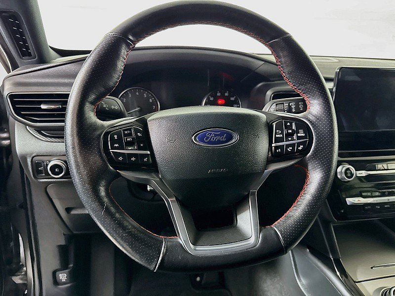 Used 2023 Ford Explorer ST-Line AWD/4WD image 12