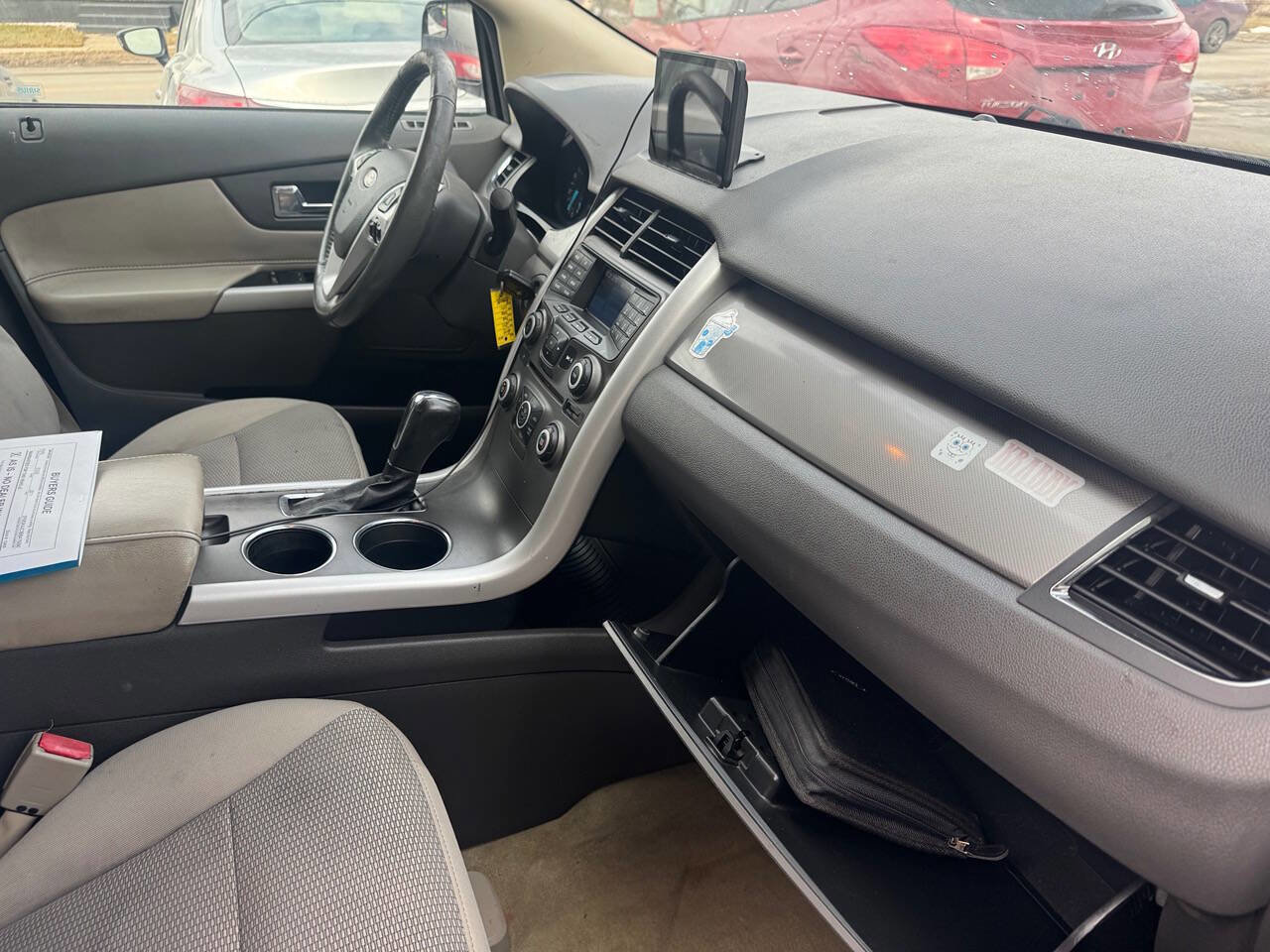 Used 2011 Ford Edge SEL image 25