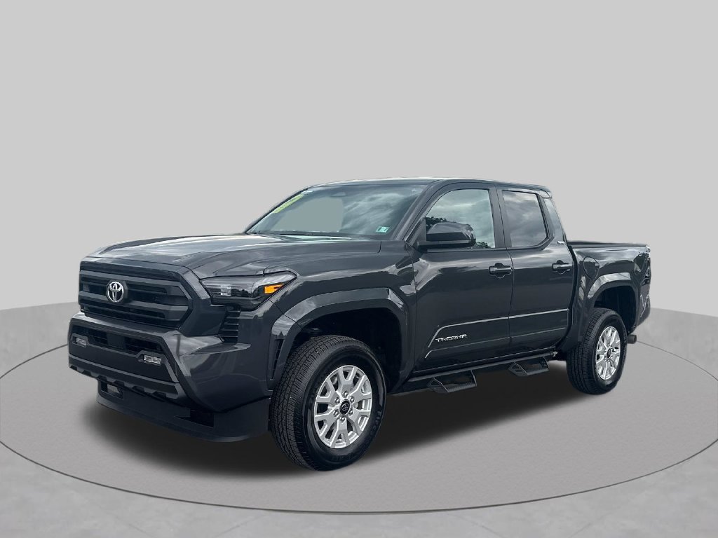 Used 2025 Toyota Tacoma SR5 AWD/4WD image 3