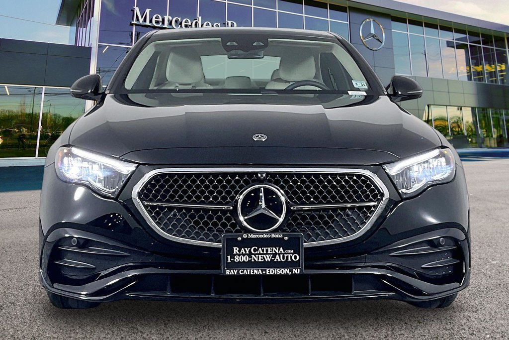 Used 2026 Mercedes-Benz E 350 4MATIC Sedan image 3