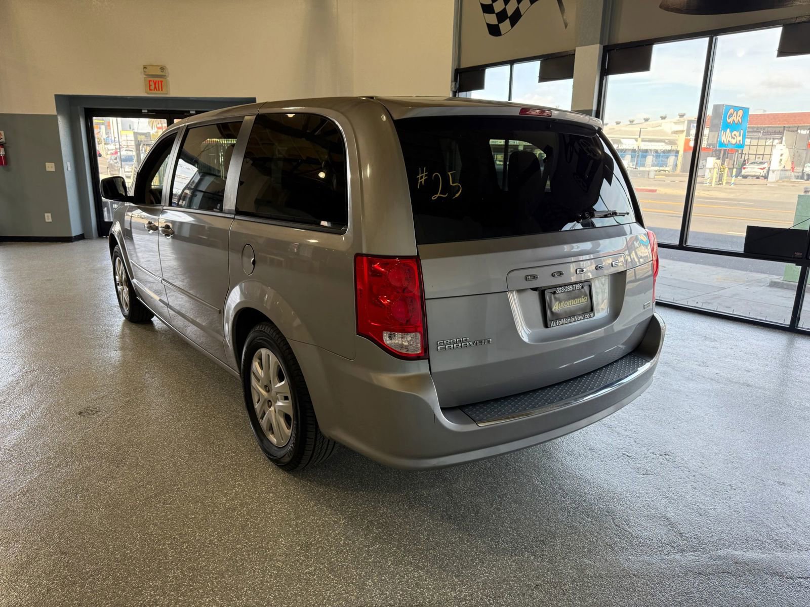Used 2017 Dodge Grand Caravan SE FWD image 5