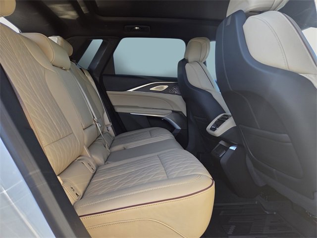 New 2025 Cadillac Lyriq Luxury image 15