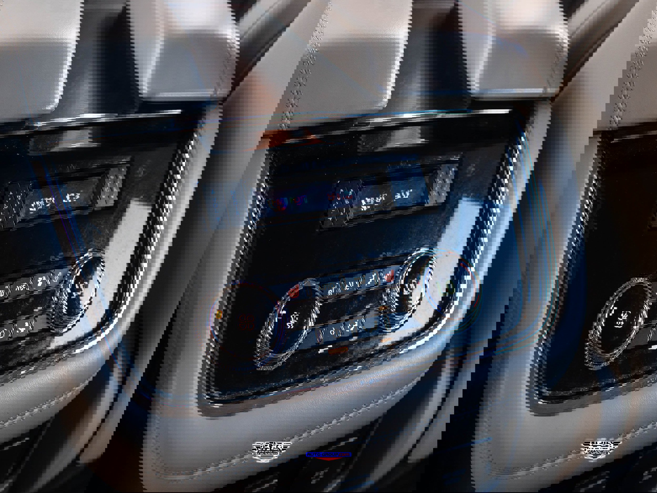 Used 2018 Lincoln Navigator Select w/ Technology Package image 23