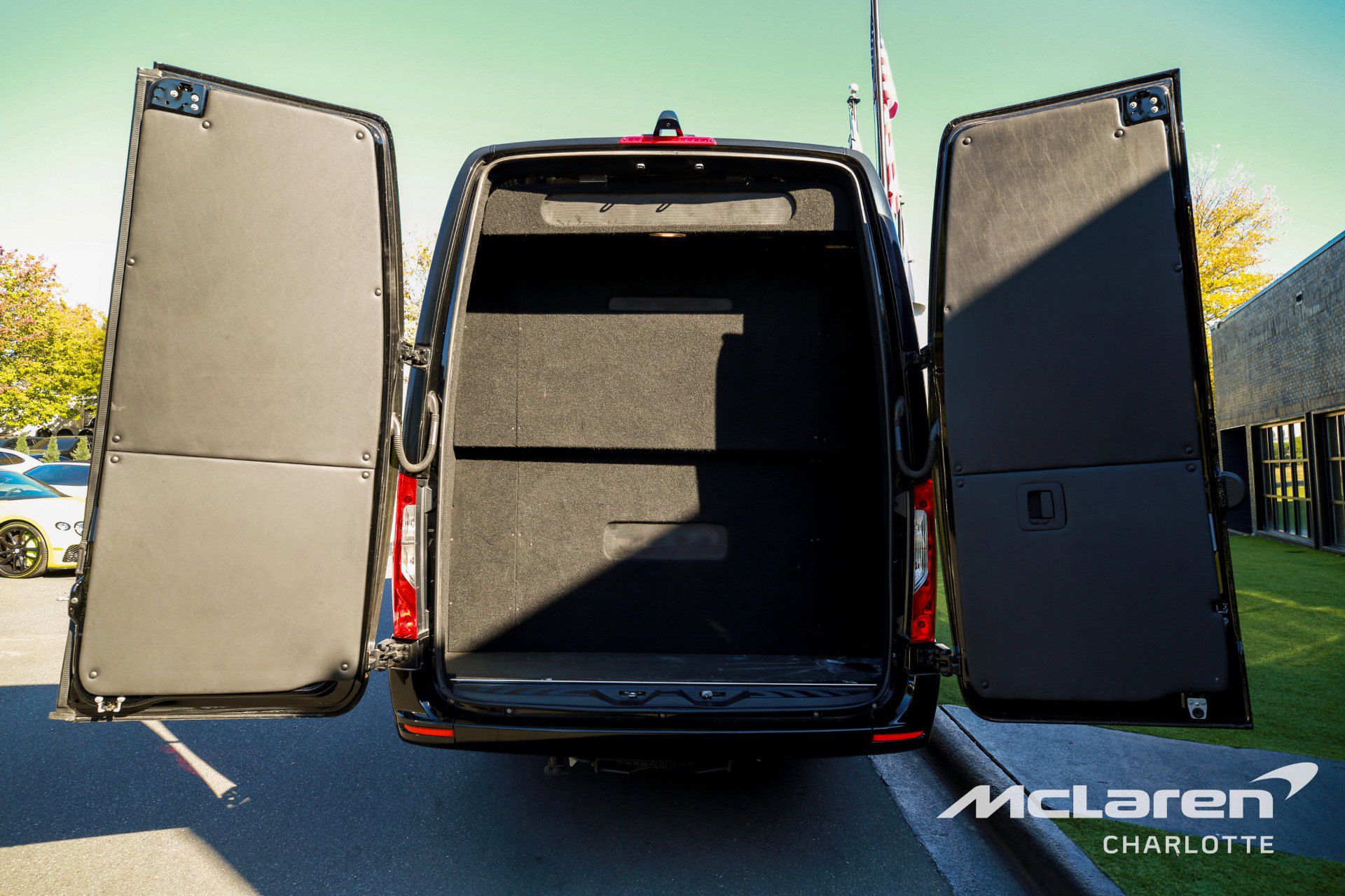 Used 2020 Mercedes-Benz Sprinter 3500 w/ Windows All Around Package image 16