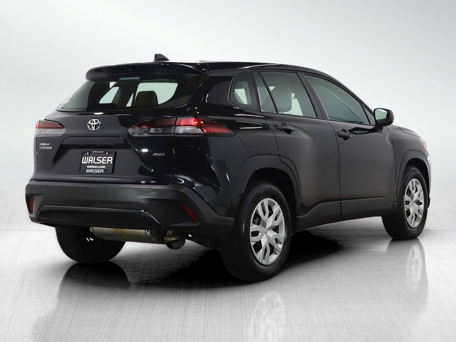 Used 2026 Toyota Corolla Cross L image 5