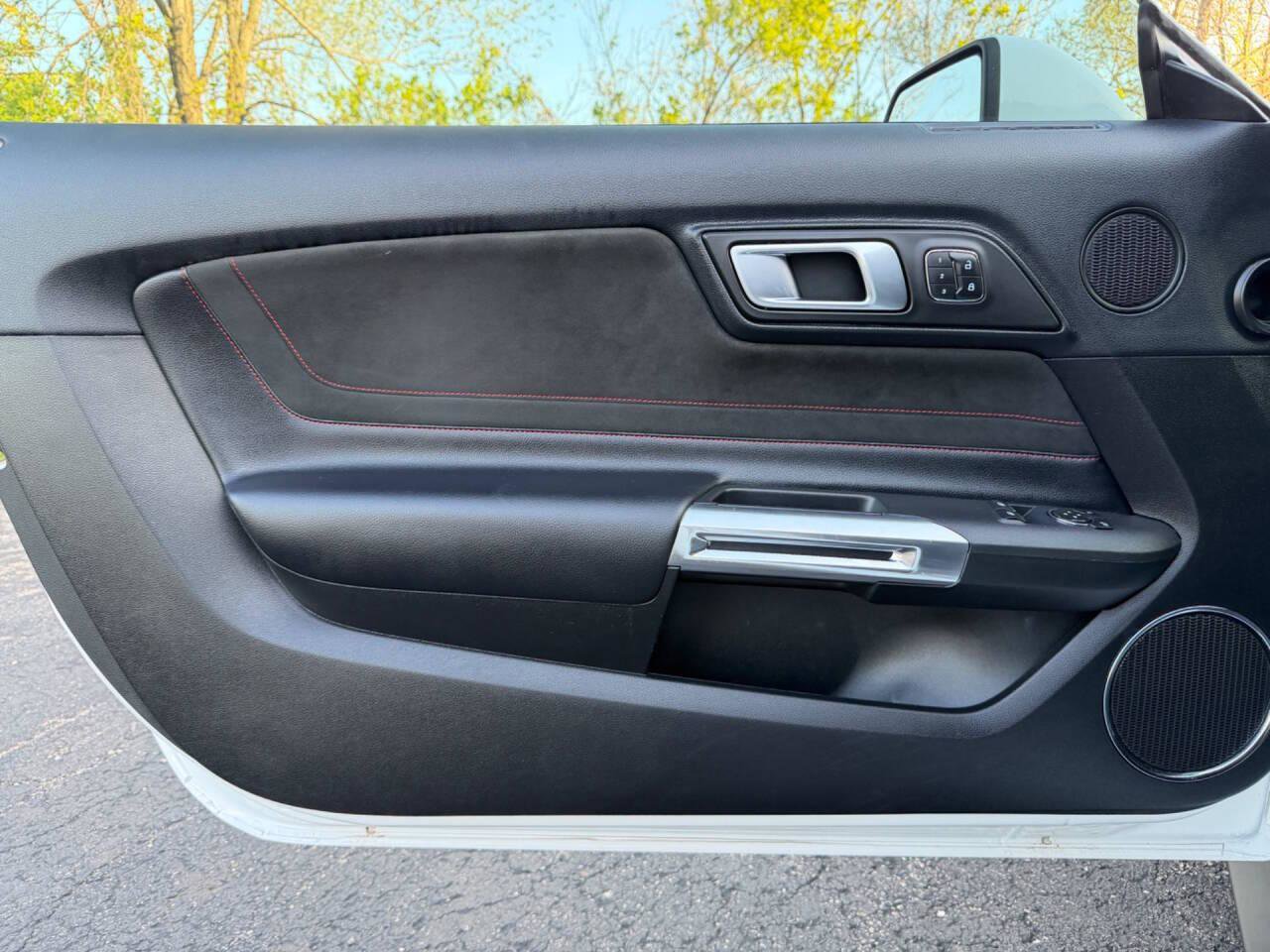 Used 2019 Ford Mustang GT Premium w/ Equipment Group 401A RWD image 28