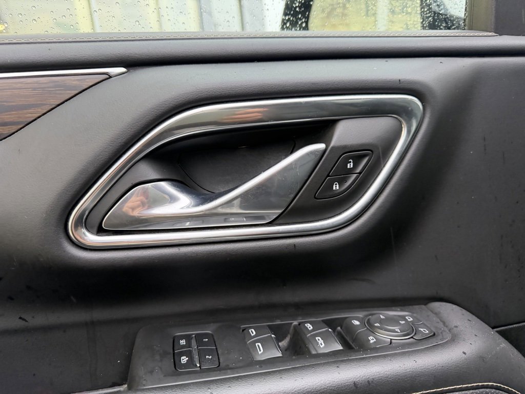 Used 2023 Chevrolet Suburban Premier image 12
