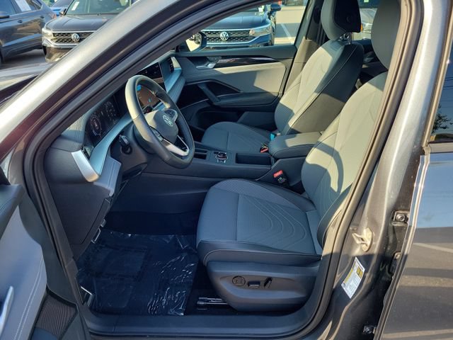 Certified 2025 Volkswagen Tiguan SE R-Line AWD/4WD image 19