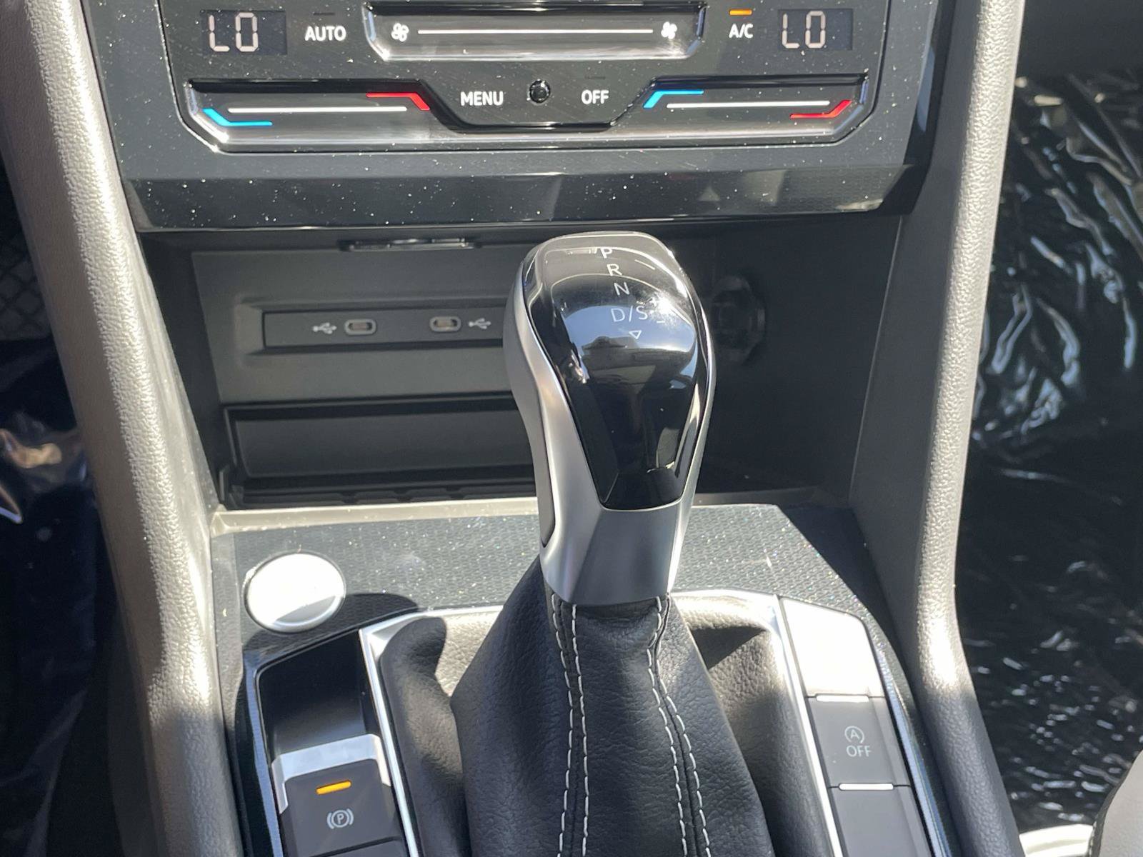 New 2026 Volkswagen Taos SE FWD image 14