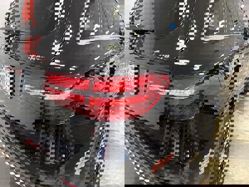 Used 2019 Mercedes-Benz GLC 350e 4MATIC image 5