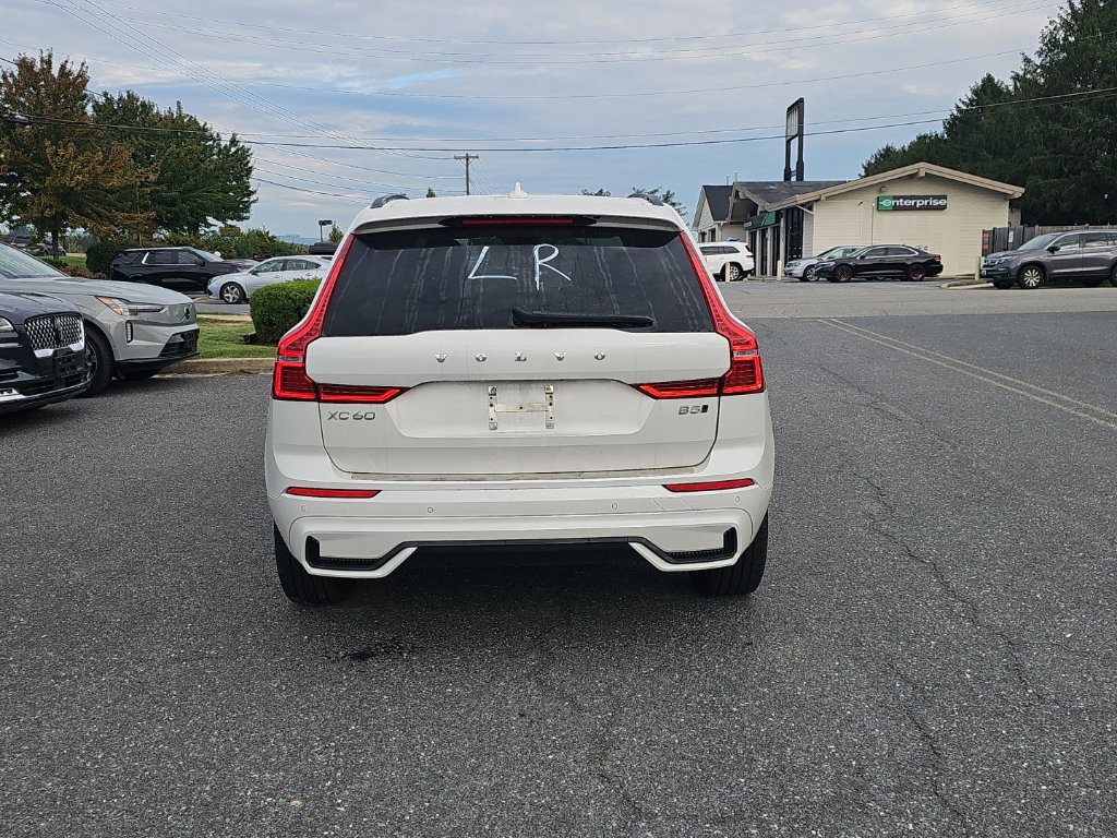 Used 2024 Volvo XC60 B5 Core w/ Protection Package Premier AWD/4WD image 14