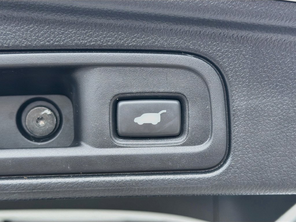 Used 2021 Honda Pilot Touring image 13