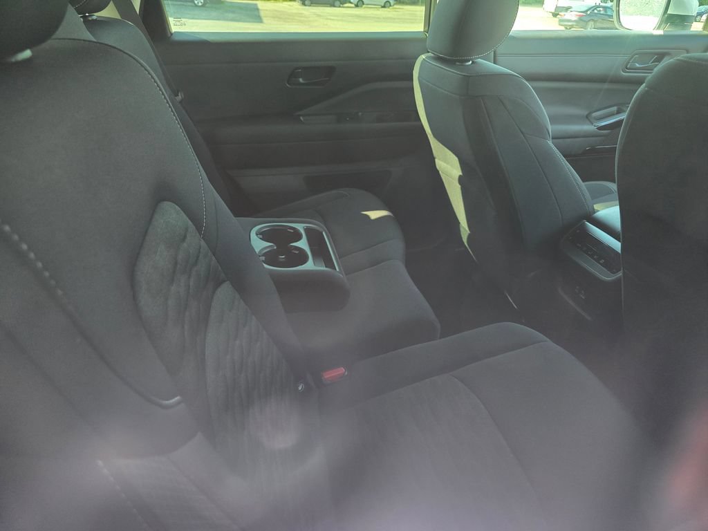Used 2025 Nissan Pathfinder SV FWD image 11