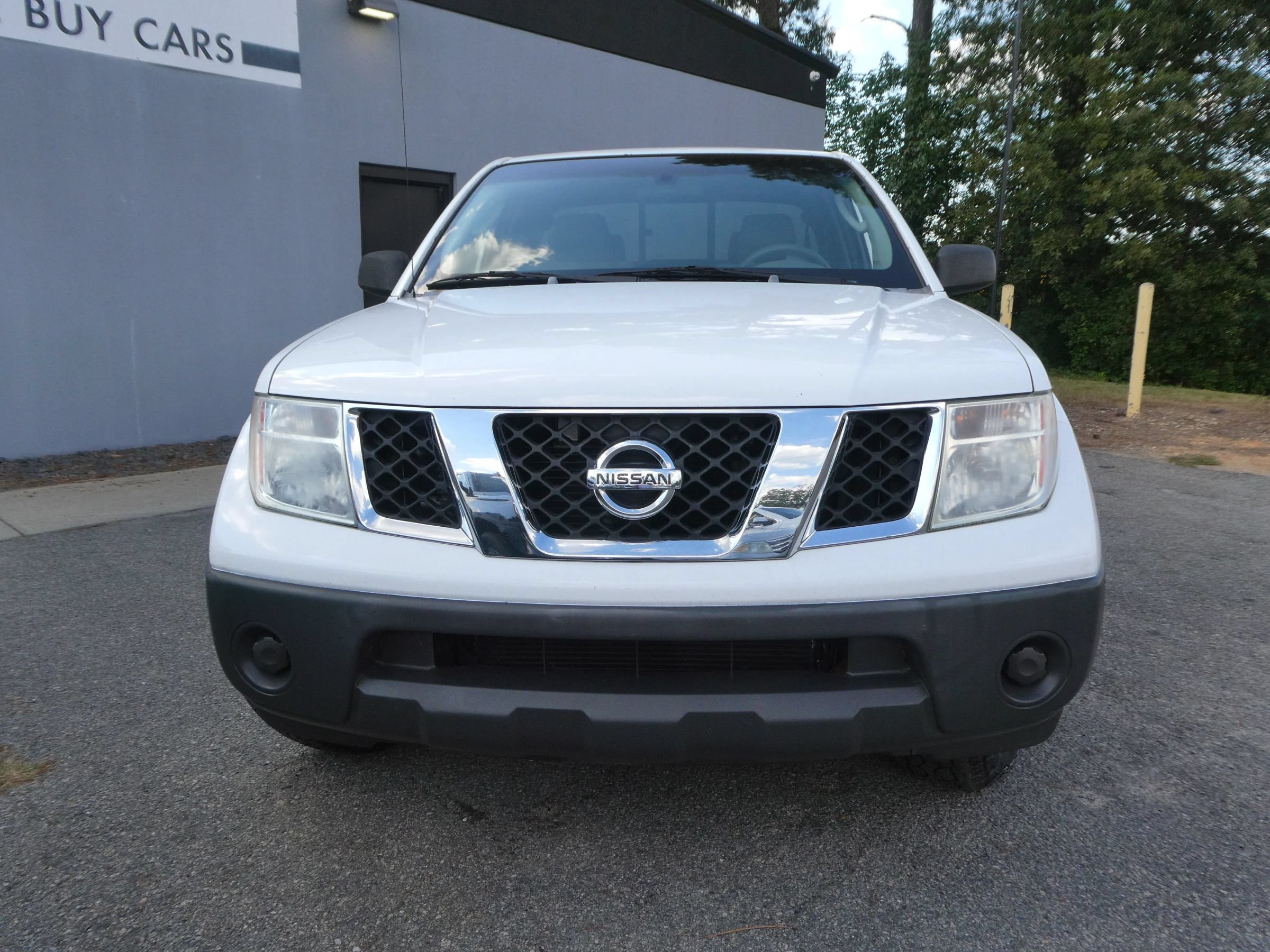 Used 2007 Nissan Frontier XE w/ Preferred Pkg RWD image 2