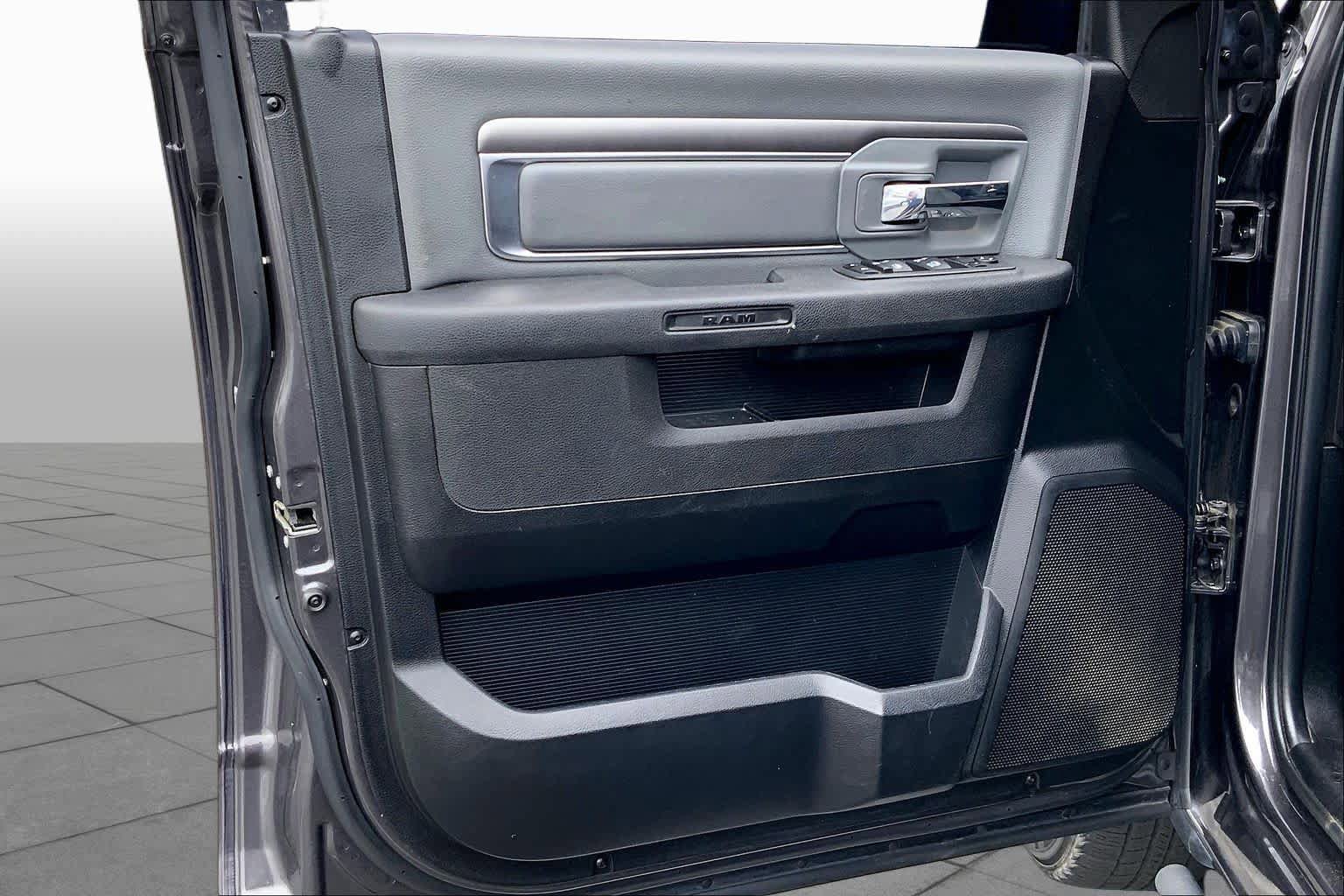 Used 2022 RAM 1500 Classic SLT RWD image 21