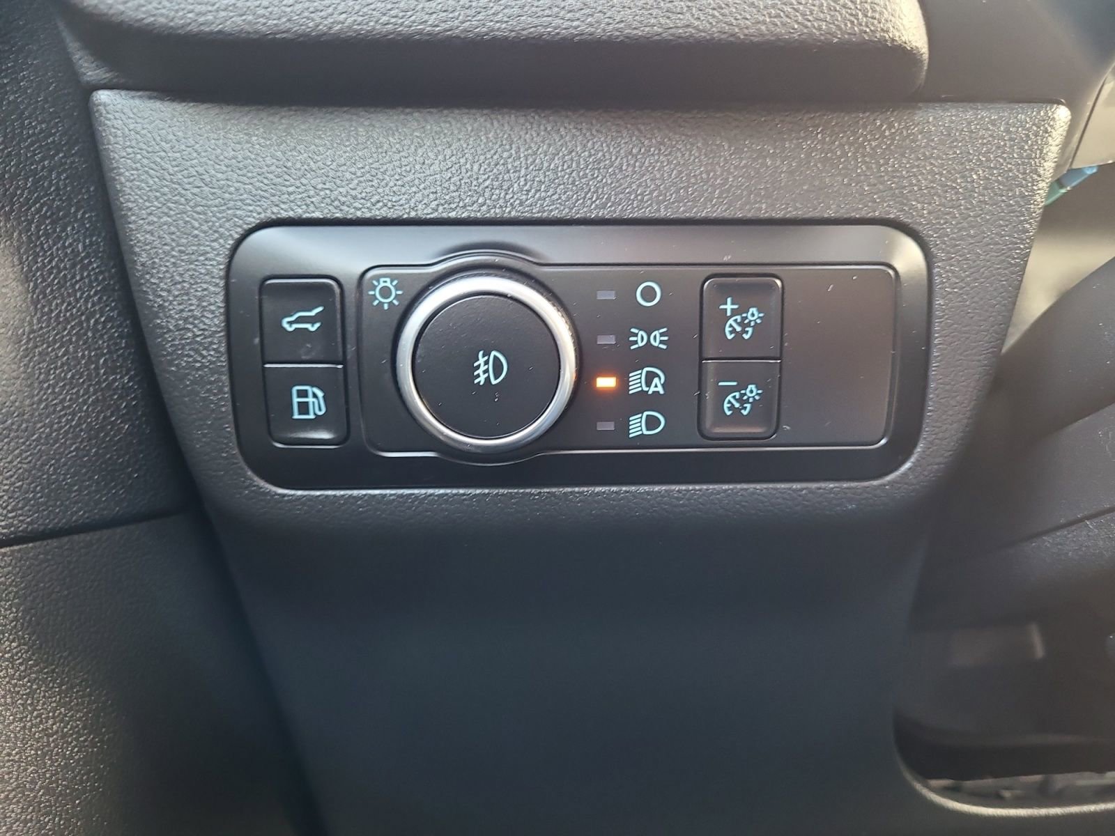 Used 2023 Ford Escape Platinum w/ Premium Technology Package image 30