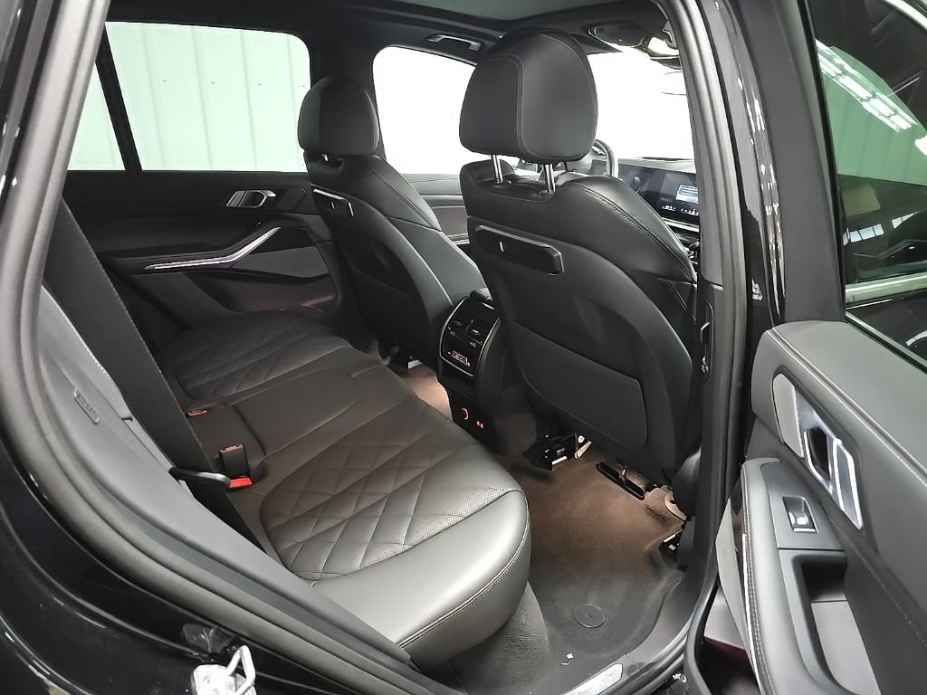 Used 2025 BMW X5 xDrive40i w/ Premium Package image 18