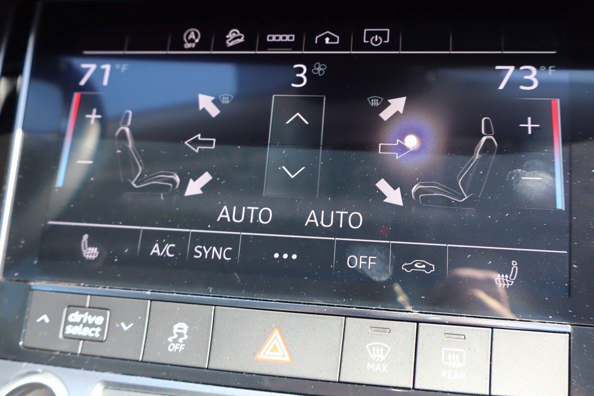 Used 2023 Audi Q8 Premium w/ Convenience Package image 12