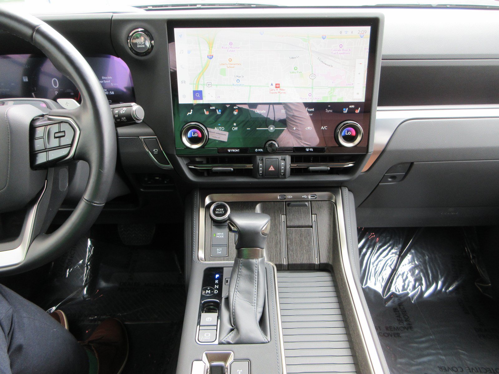Used 2024 Lexus GX 550 w/ Accessory Package (31) AWD/4WD image 42
