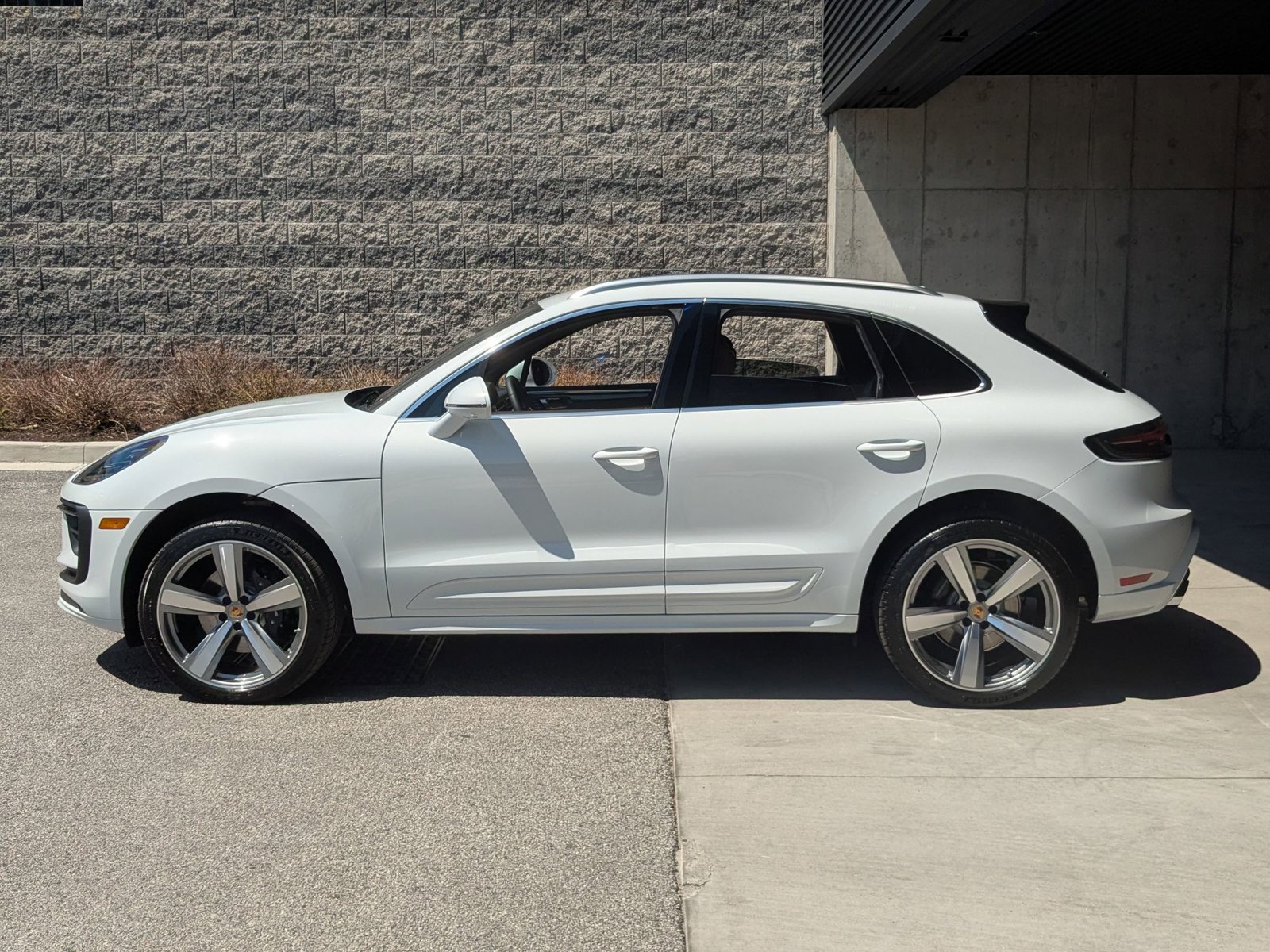 New 2026 Porsche Macan AWD/4WD image 2