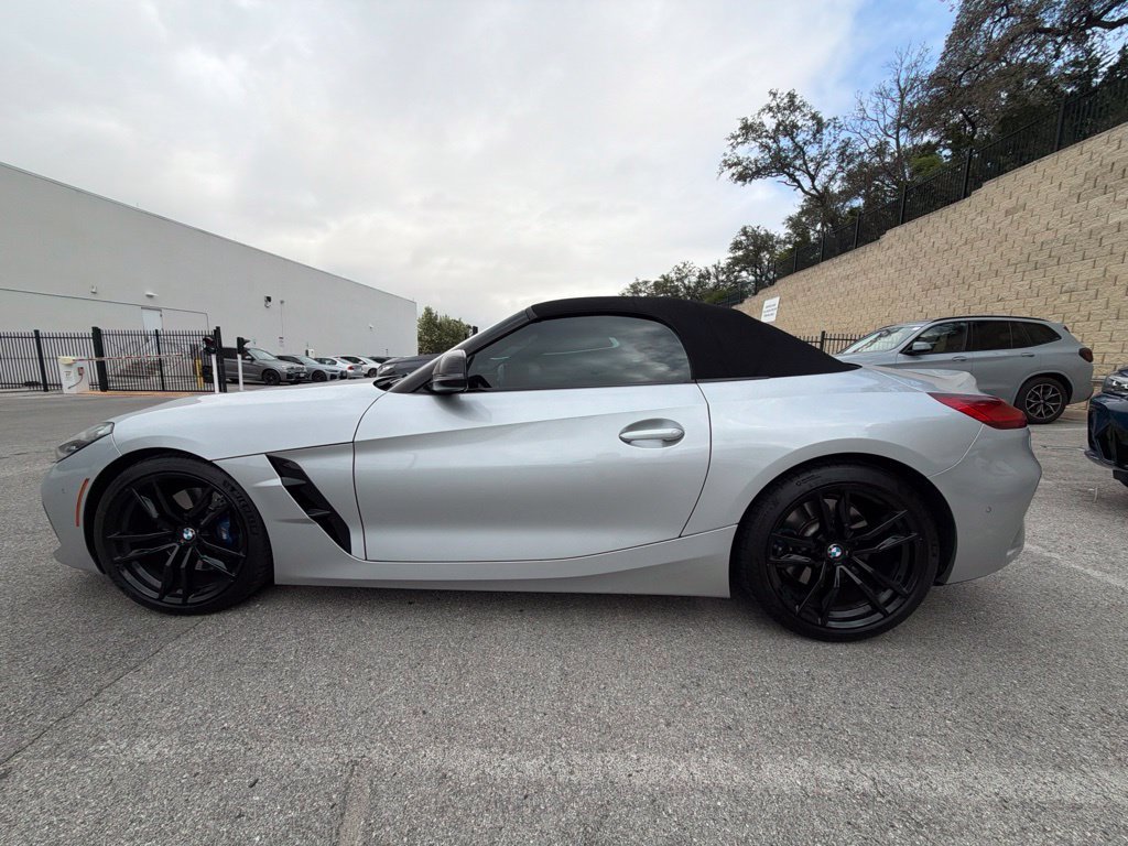 Used 2021 BMW Z4 M40i w/ Premium Package RWD image 2