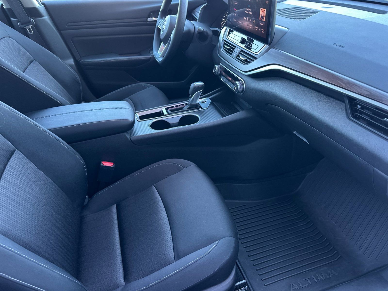 Used 2025 Nissan Altima 2.5 SV w/ SV Special Edition Package image 14