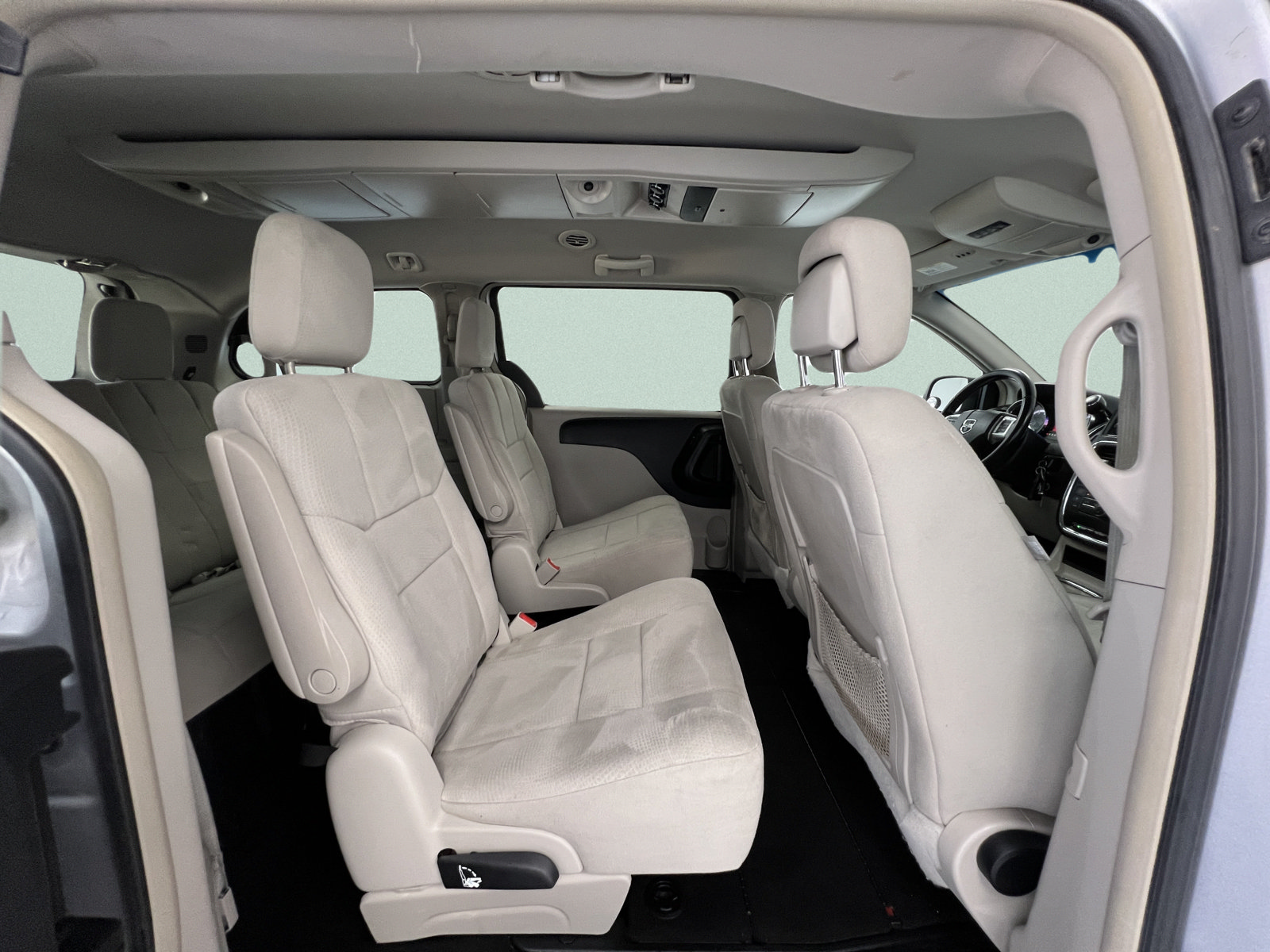 Used 2011 Dodge Grand Caravan Crew w/ Entertainment Group 1 FWD image 31